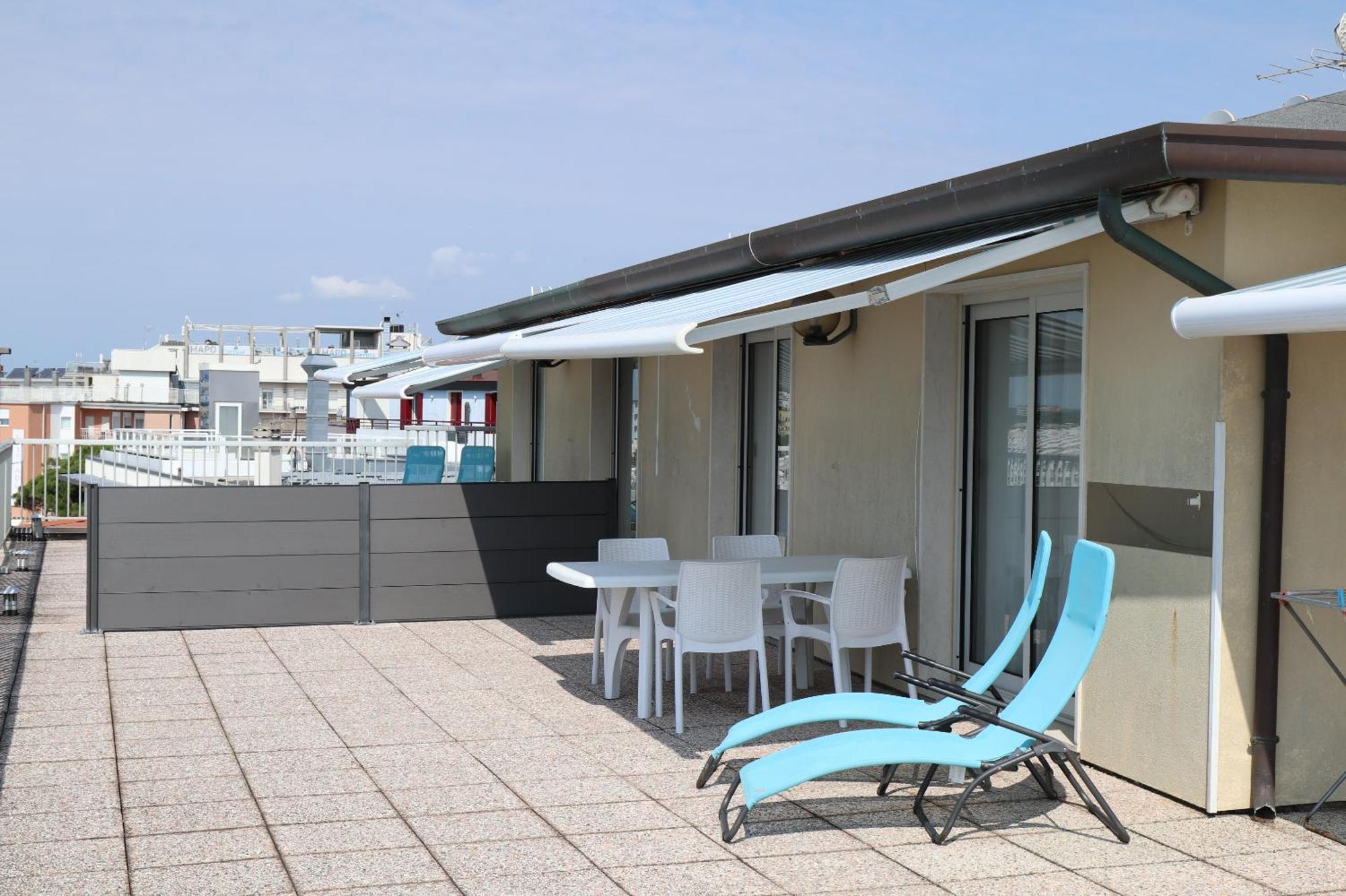 Penthouse Attico Mara Apartment Caorle Bagian luar foto